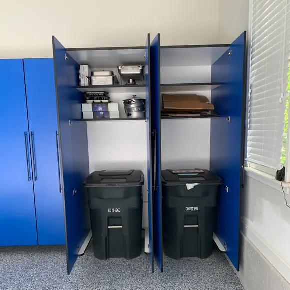 Who Can Make Custom Garage Cabinetry